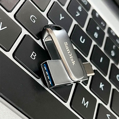 SanDisk Flash Drive (Dual USB and Type-C) 3.2 (128GB) | MK03952